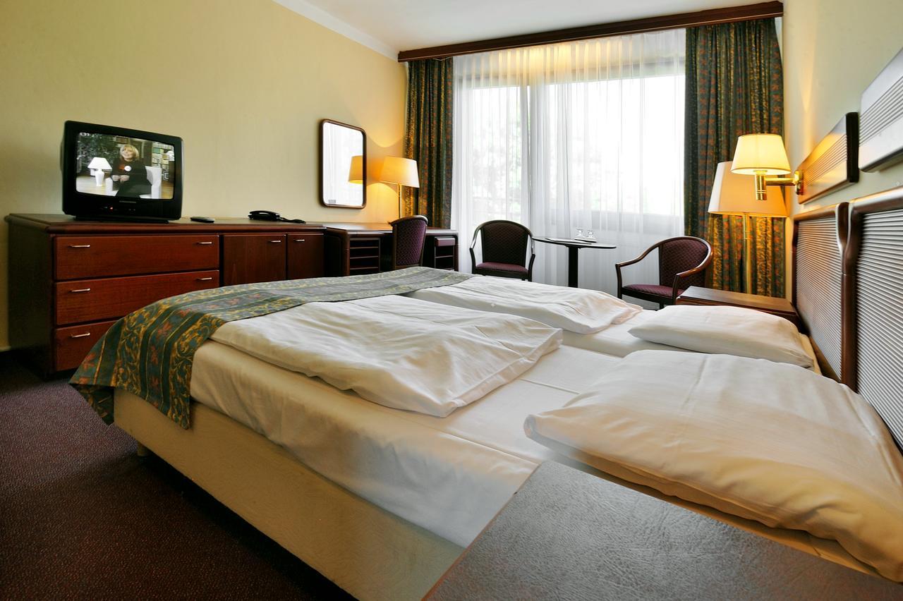 Hotel Krakonos Mariánské Lázně Exteriör bild